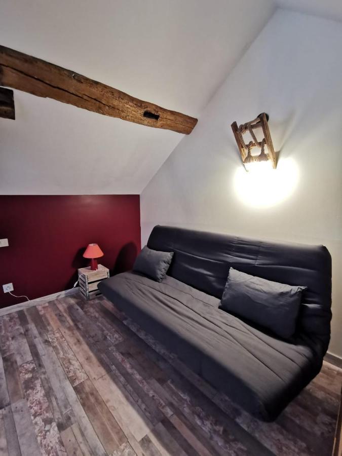 Gites les écuries Saserang Mouilleron Extérieur photo