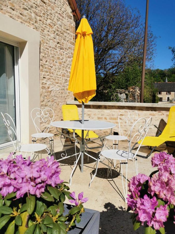 Gites les écuries Saserang Mouilleron Extérieur photo